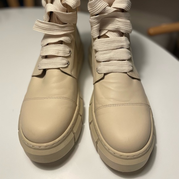 ALOHAS Can Can Boots - Sustainably Made - Picture 6 of 11